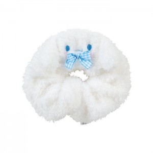 Hello Kitty Cinnamoroll Cozy Plush Scrunchie (Gingham Bow) White | AU_HK33949